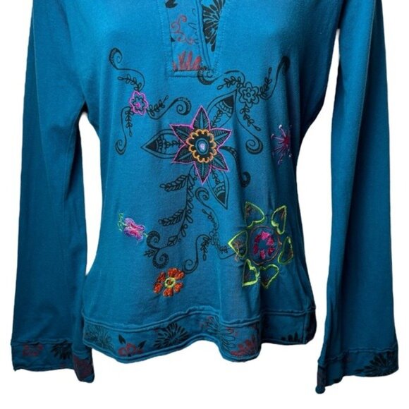 Unbranded Blue Floral Embroidered Bell Sleeve Top Artsy Bohemian Peasant M - Picture 4 of 12